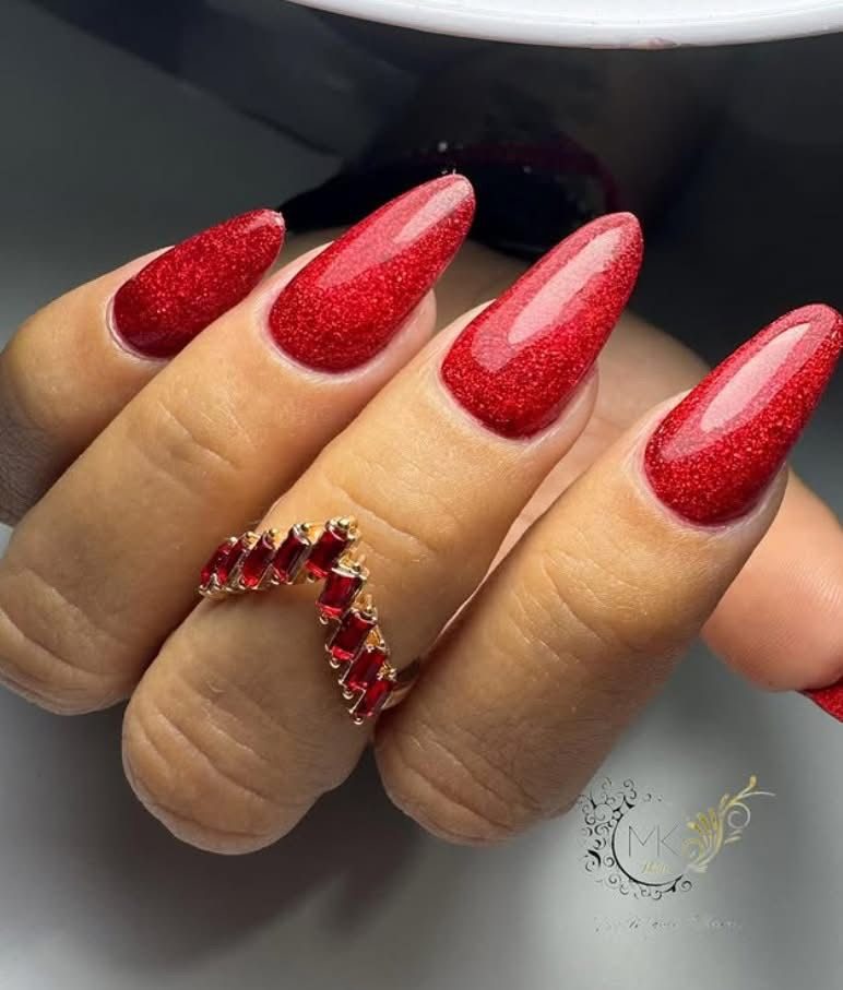 Diseño de uñas por Miguel Olvera