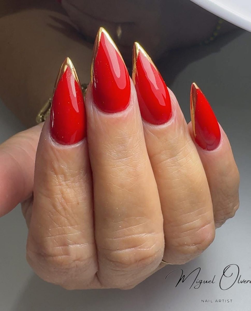 Diseño de uñas por Miguel Olvera