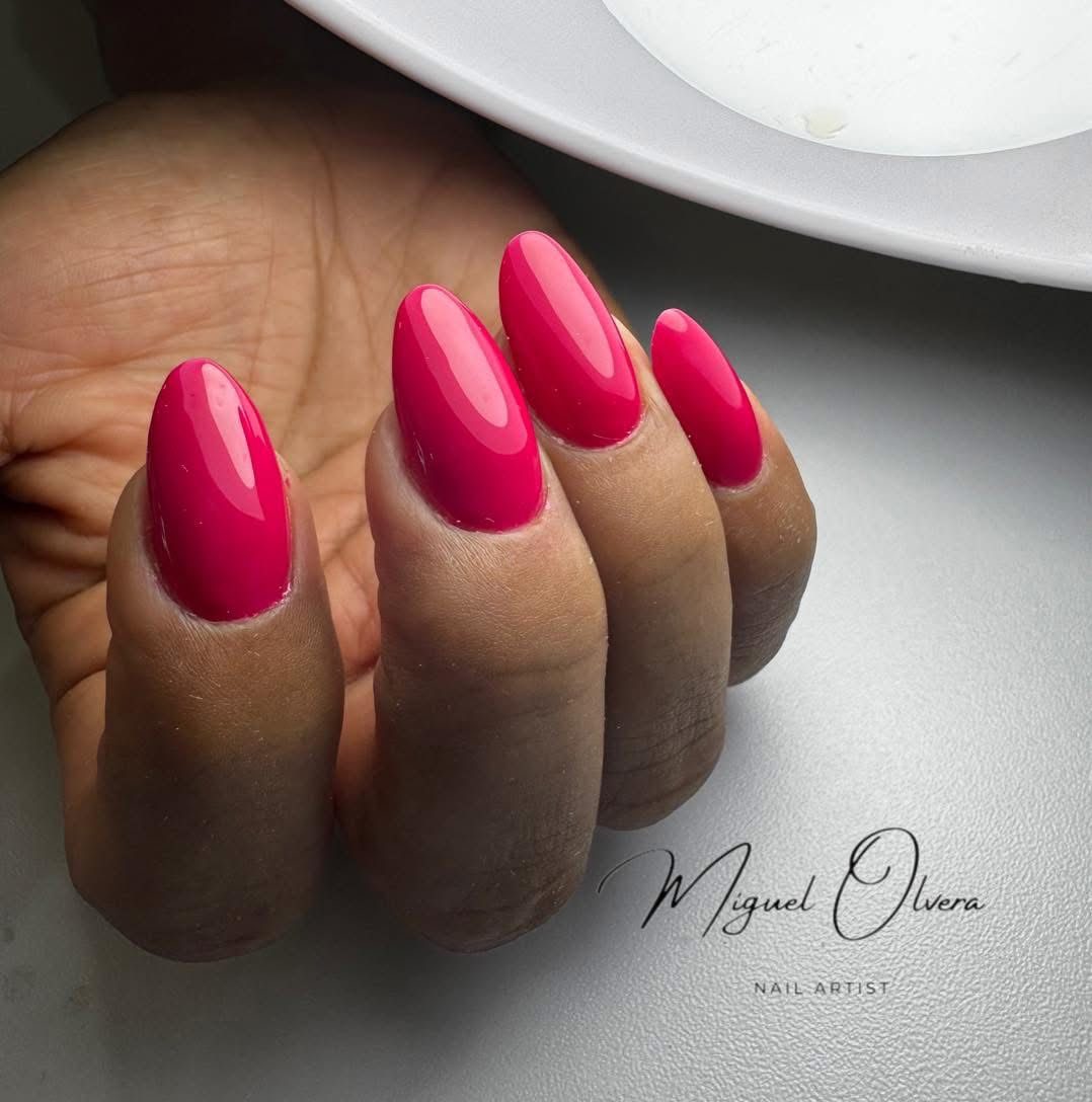 Diseño de uñas por Miguel Olvera