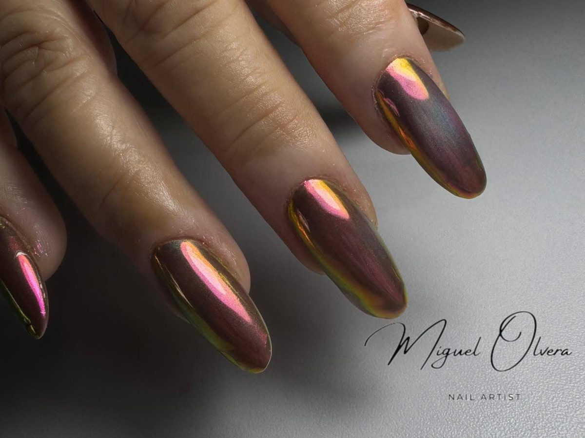 Diseño de uñas por Miguel Olvera