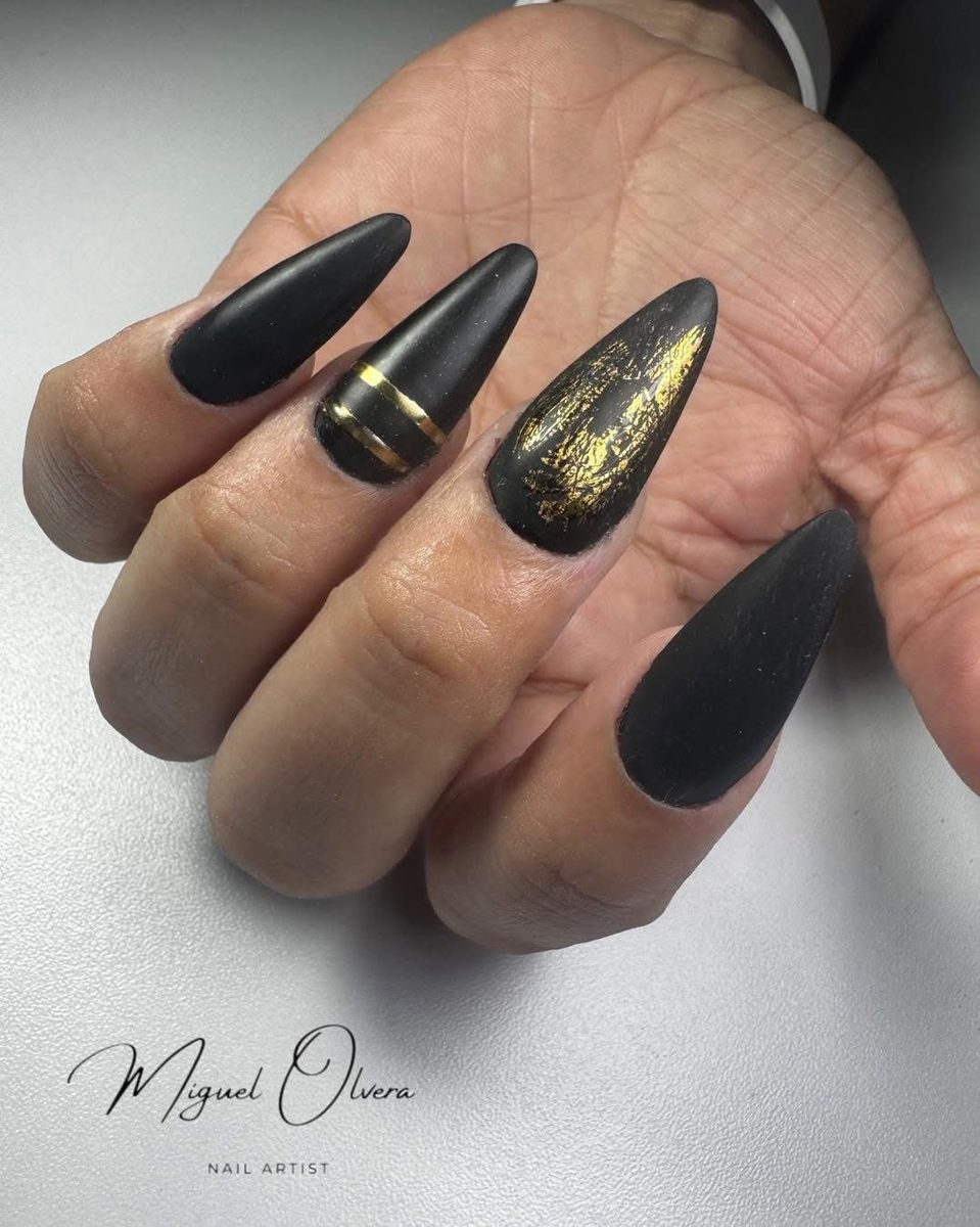 Diseño de uñas por Miguel Olvera