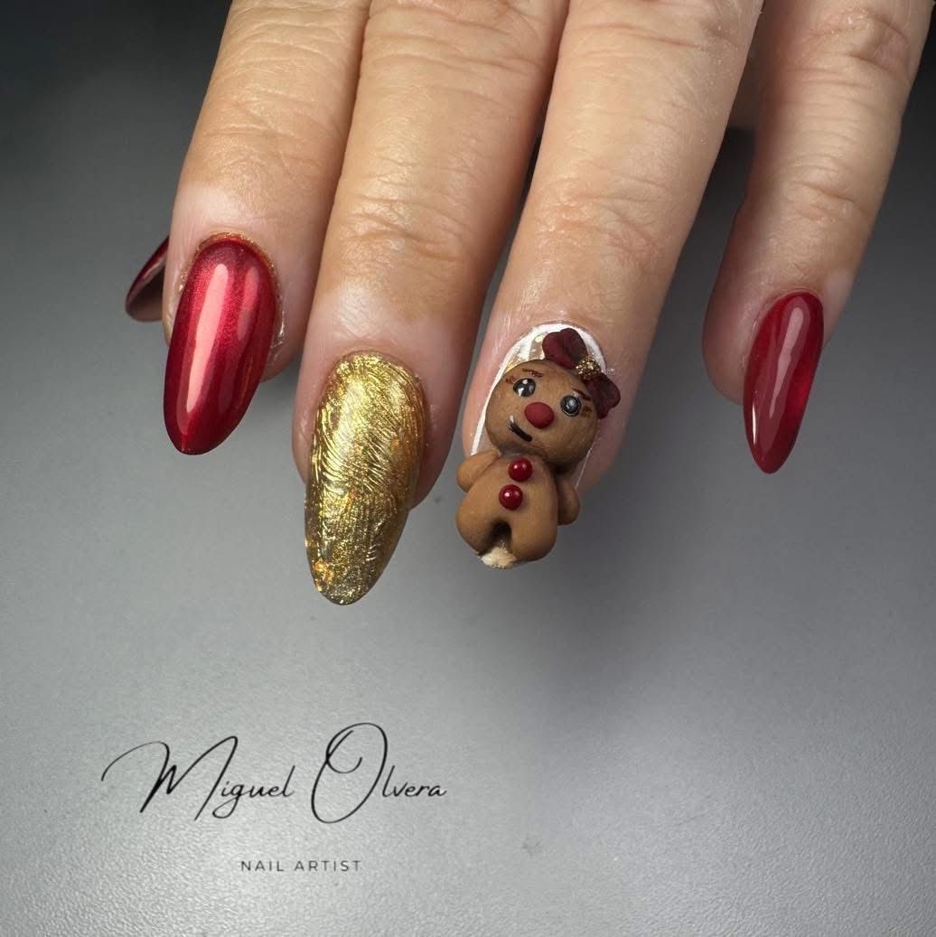 Diseño de uñas por Miguel Olvera